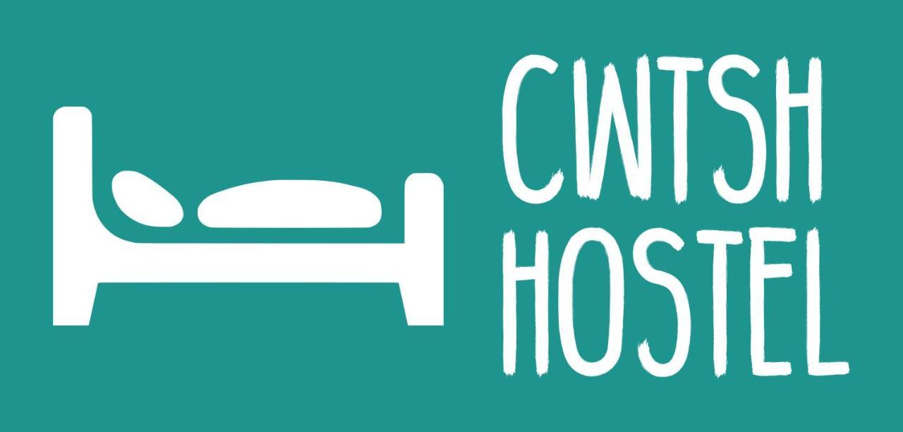 Cwtsh Hostel Swansea Exterior foto CWT hosts logo