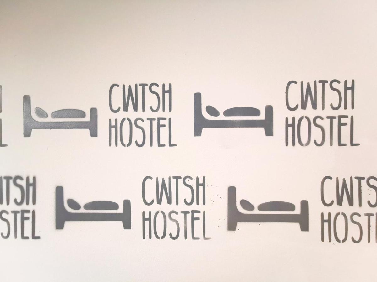 Cwtsh Hostel Swansea Exterior foto CWTSH Hostel Logo